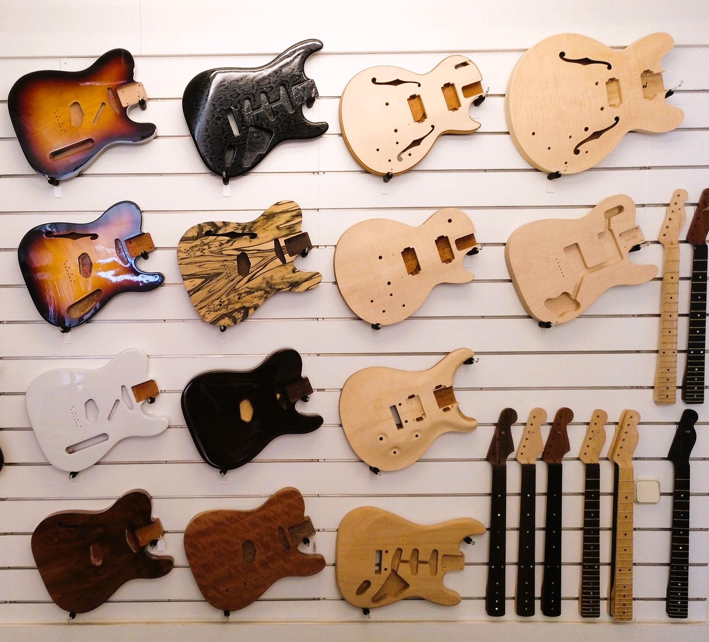 Una empresa de fabricación de elementos de guitarra se traslada desde Madrid a una de las naves nido de Valcorba